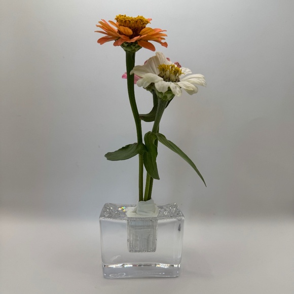 Signed Daum Nancy crystal mini posey vase. Excellent Condition. - Picture 1 of 12